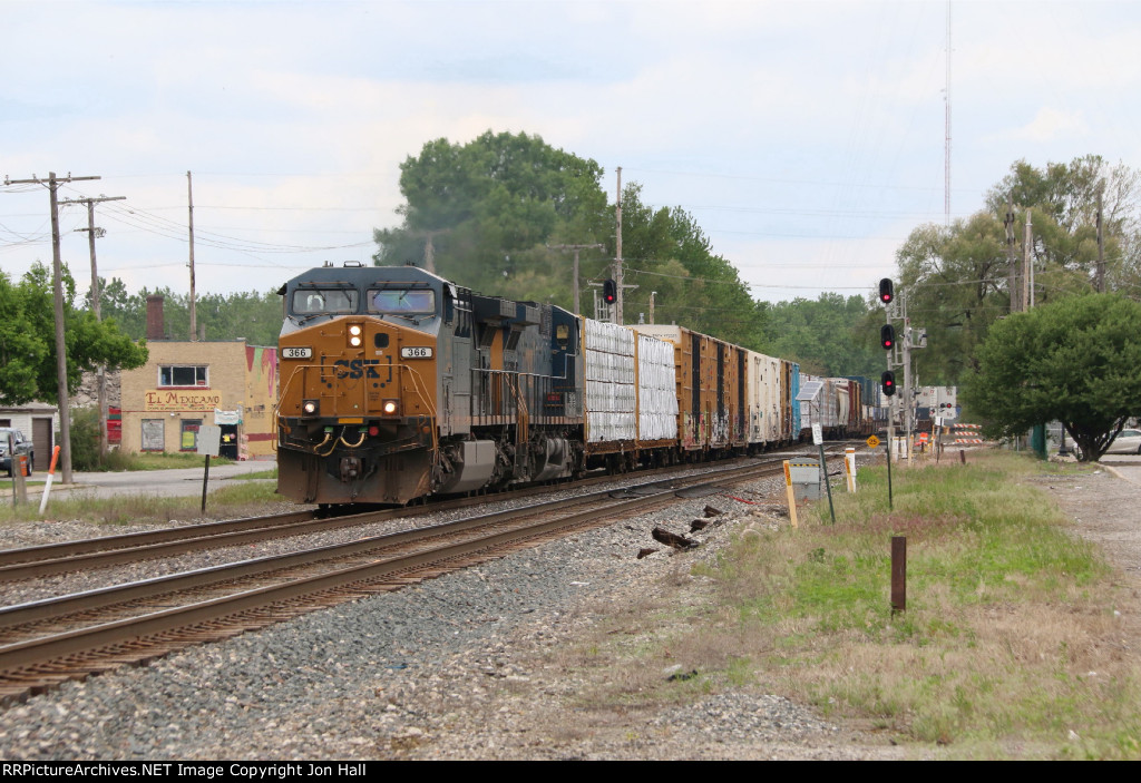 With the tail end still in Illinois, Q158 rolls east on the Barr Sub
